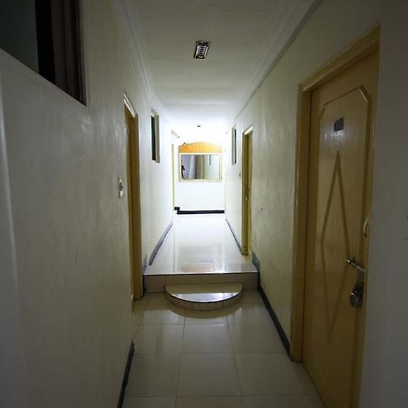 Oyo Hotel Blue Diamond Ahmedabad Eksteriør billede