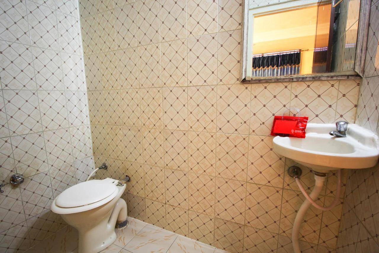 Oyo Hotel Blue Diamond Ahmedabad Eksteriør billede