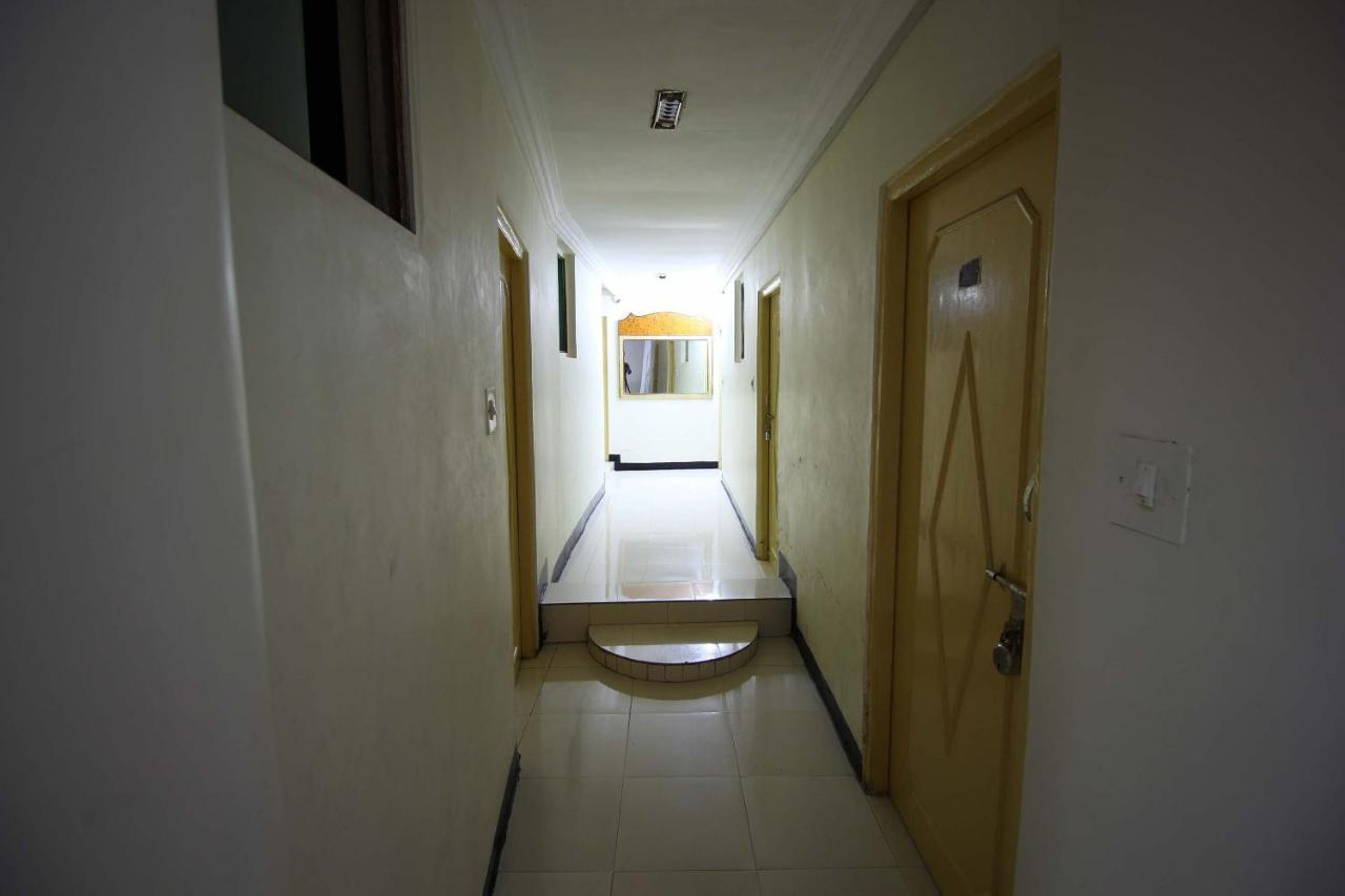 Oyo Hotel Blue Diamond Ahmedabad Eksteriør billede