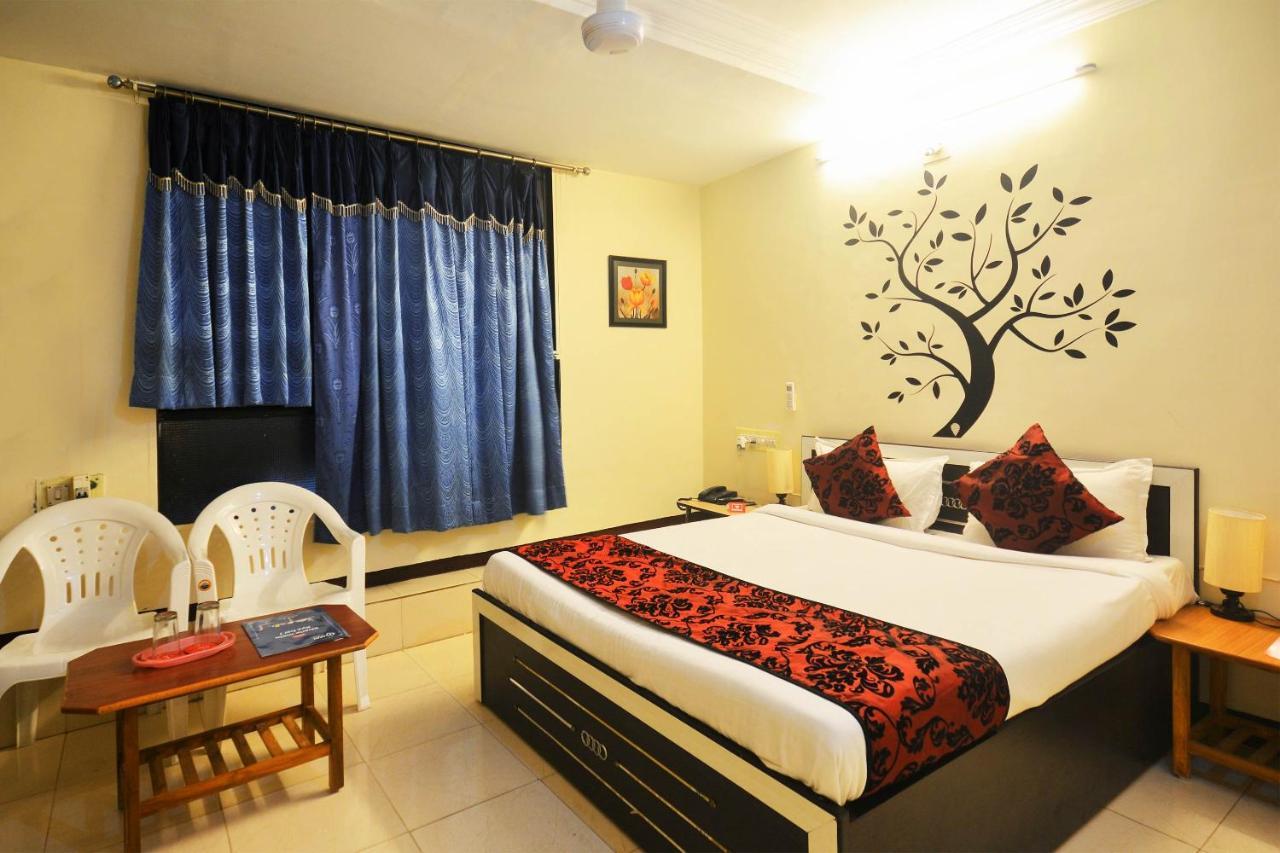Oyo Hotel Blue Diamond Ahmedabad Eksteriør billede